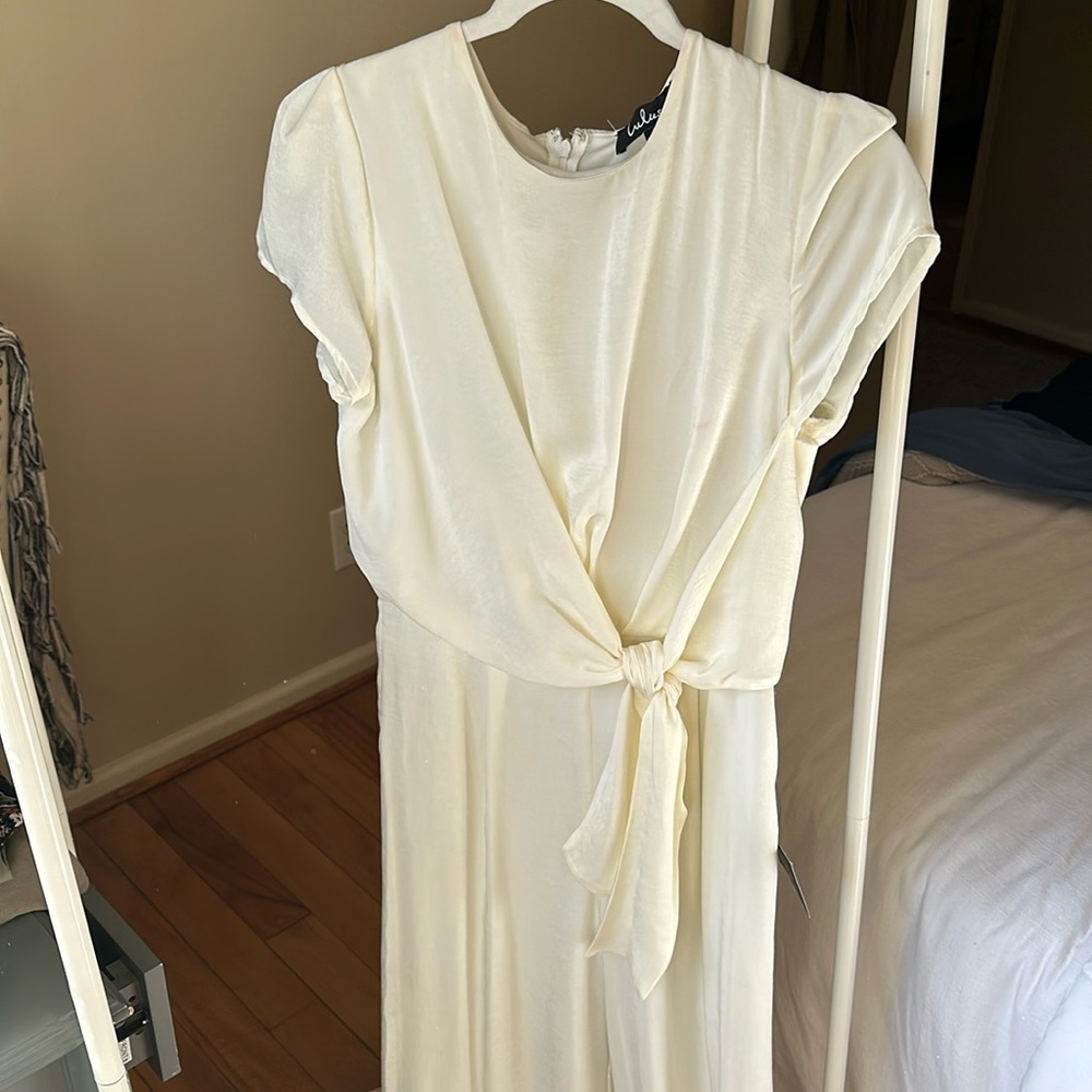 Lulu’s Cream Satin Pantsuit with Tags on!